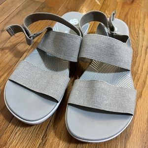 Clarks cloudsteppers sandals